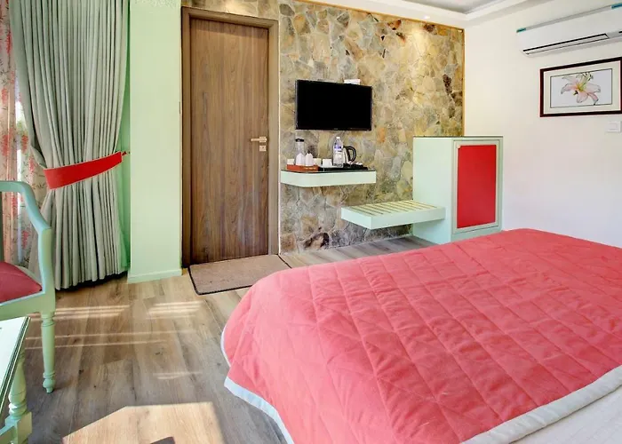 Hotel Lakeside Inn Nainital